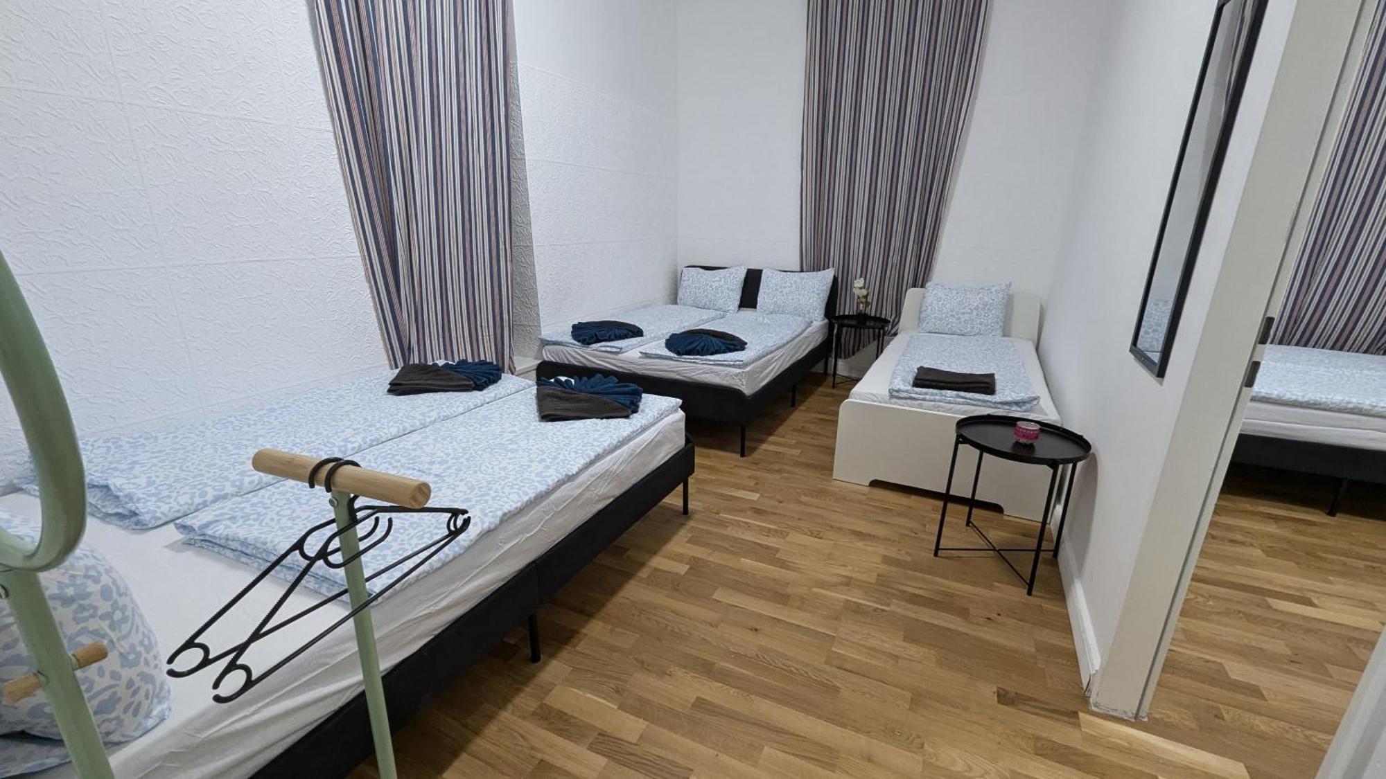 Spacious In A Lively Area * Wenen